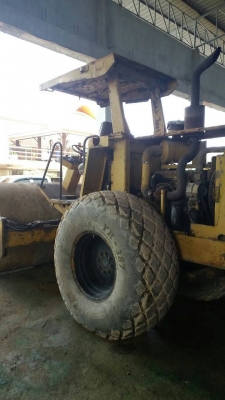 ขายรถบด CAT CS 563 เอกสารใบแจ้งจำหน่าย 2 เพลาเปลือกเดียว 10 ตัน สั่นสะเทือน ราคา 580000