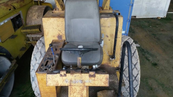 ขายรถบด CAT CS 563 เอกสารใบแจ้งจำหน่าย 2 เพลาเปลือกเดียว 10 ตัน สั่นสะเทือน ราคา 580000