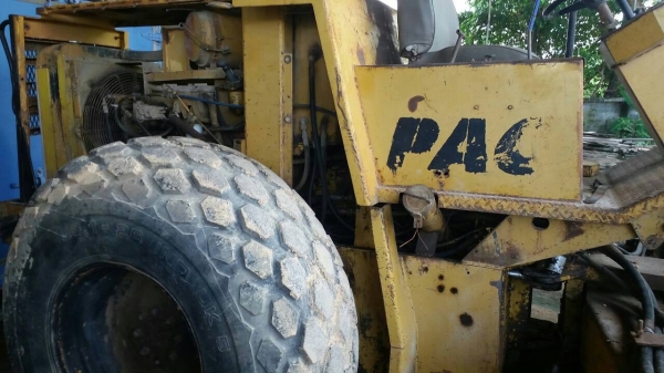 ขายรถบด CAT CS 563 เอกสารใบแจ้งจำหน่าย 2 เพลาเปลือกเดียว 10 ตัน สั่นสะเทือน ราคา 580000