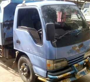 หกล้อ อีซูชุ NKR130 ดั้ม,5คิว สภาพดีสวยพร้อมใช้ ทะเบียนพร้อมโอน หกล้อ อีซูชุ NKR130 ดั้ม,5คิว สภาพดีสวยพร้อมใช้ ทะเบียนพร้อมโอน