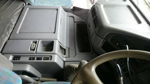 HINO WEICHAI หัวลากมาตรฐาน300แรงม้า3เพลา6ล้อยาง10เส้นปี2552 HINO WEICHAI หัวลากมาตรฐาน300แรงม้า3เพลา6ล้อยาง10เส้นปี2552