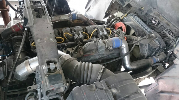 HINO WEICHAI หัวลากมาตรฐาน300แรงม้า3เพลา6ล้อยาง10เส้นปี2552 HINO WEICHAI หัวลากมาตรฐาน300แรงม้า3เพลา6ล้อยาง10เส้นปี2552