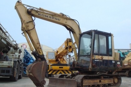 ขายรถขุด KOMATSU PC60-5 เก่าจากญี่ปุ่น ราคาถูกพิเศษ โทร. 029409240-4