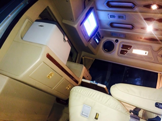 ขายรถตู้หลังคาสูง รถมือเดียว รับผู้บริหาร สภาพพร้อมใช้ ใช้น้อย ขายรถตู้หลังคาสูง รถมือเดียว รับผู้บริหาร สภาพพร้อมใช้ ใช้น้อย