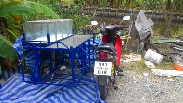 ขายมอเตอร์ไซ พร้อม พ่วงข้าง  15000 บาท