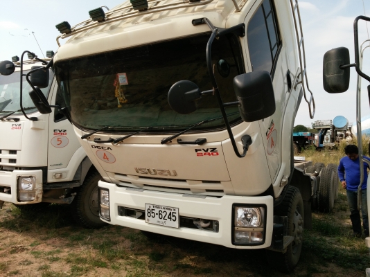 ขายตามสภาพครับ มี 3 คัน 10ล้อดั้มปี57 เลขไมล์30,000กม.ราคาถูกสุดๆสนใจติดต่อ 081-2659193