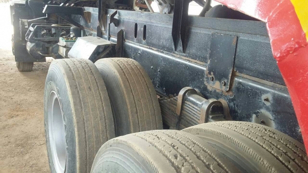 ขายรถบรรทุก 10 ล้อดัมพ์ ISUZU DECA 270 แรงม้าปี 2547 มีระบบลากพ่วง เครื่องดำ ราคา 1400000