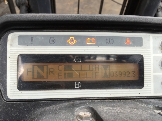 รถยกนิสสัน น้ำหนักยก 2.5 ตัน เสาสูง 3 เมตร เครื่องดีเซล เกียร์ออโต้ รถใช้งานมาแค่ 3900 ชม.