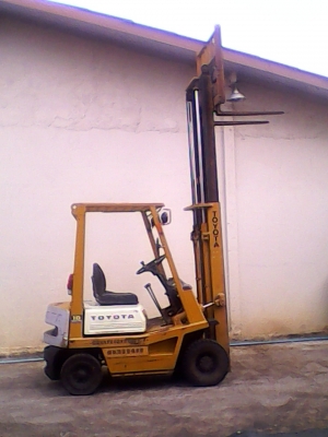 รถโฟล์ลิฟท์ toyota 4fgl 10 1.5ตัน 3 เมตร กระบอกคู่ เพาเวอร์ สีเดิม พร้อมใช้งาน 68000