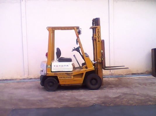 รถโฟล์ลิฟท์ toyota 4fgl 10 1.5ตัน 3 เมตร กระบอกคู่ เพาเวอร์ สีเดิม พร้อมใช้งาน 68000