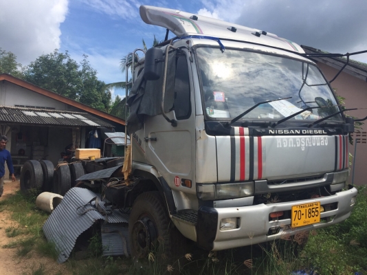 ขาย...10ล้อเพลาเดียวเครื่องพัง Nissan ud. CD10K-00021. ปี2540..