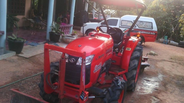 ขายรถไถ KUBOTA L3608 ใช้งานน้อย อุปกรณ์ครบ ดันหน้า ผานหลัง เอกสารพร้อมโอน สนใจโทร 090-8588220คุณนะ 093-3258446คุณบิว หรือเข้าดูสินค้าอื่นๆได้ที่ www.truck.in.th/498 หรือเพจFacebook ณรงค์ ซื้อขายรถมือสอง (เว็บไซต์ส่วนตัว) หรือFacebook อู่ คุณนะ ขายรถไถ KUBOTA L3608 ใช้งานน้อย อุปกรณ์ครบ ดันหน้า ผานหลัง เอกสารพร้อมโอน สนใจโทร 090-8588220คุณนะ 093-3258446คุณบิว หรือเข้าดูสินค้าอื่นๆได้ที่ www.truck.in.th/498 หรือเพจFacebook ณรงค์ ซื้อขายรถมือสอง (เว็บไซต์ส่วนตัว) หรือFacebook อู่ คุณนะ
