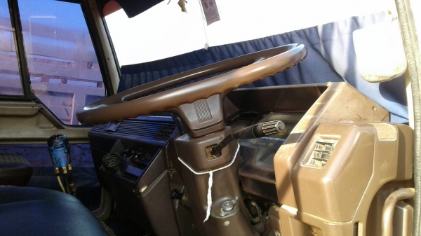 ต้องการขายรถ 10 ล้อ ด้ำ MITSUBISHI  FN527 MA