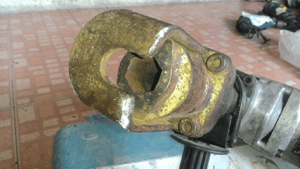 ขายด่วนสะกัดคอนกรีต MAKITA HM1201