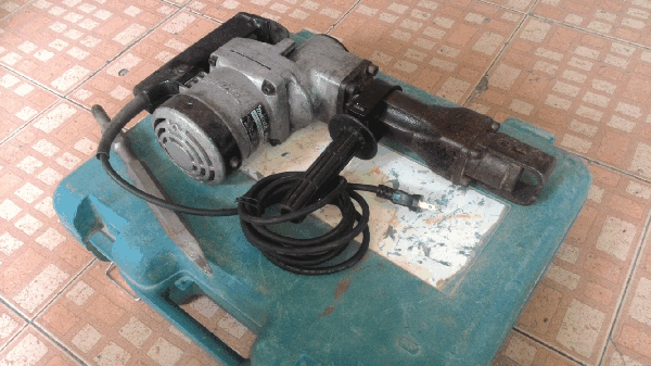 ขายด่วนสะกัดคอนกรีต MAKITA HM1201