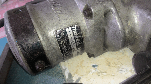 ขายด่วนสะกัดคอนกรีต MAKITA HM1201