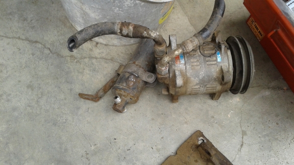 ขายทั้งคัน หรือแยกอะไหล่ มาสด้า 323