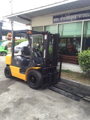 ขายรถยกโฟร์คลิฟท์ดีเซลยี่ห้อ KOMAT'SU FD25-14 ขายรถยกโฟร์คลิฟท์ดีเซลยี่ห้อ KOMAT'SU FD25-14