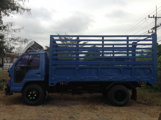 รถบรรทุก 6  ล้อดั๊มเกษตรอีซูซุ  115 แรง   NPR 59 L (รุ่นยอดนิยม)