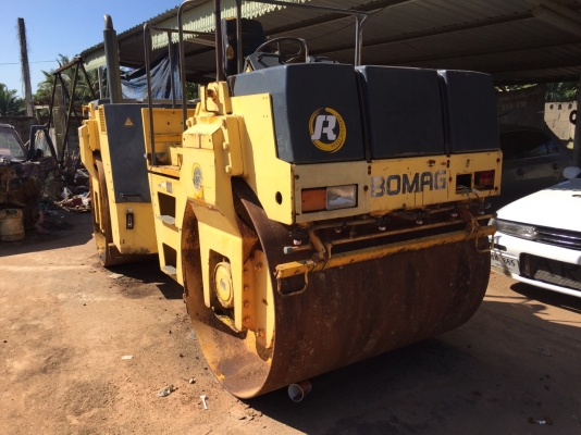 ขายรถบดเบรคดาว BOMAG 8 ตันสั่นสะเทือน เอกสารอินวอย ราคา 950000