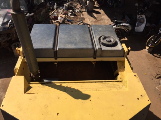 ขายรถบดเบรคดาว BOMAG 8 ตันสั่นสะเทือน เอกสารอินวอย ราคา 950000