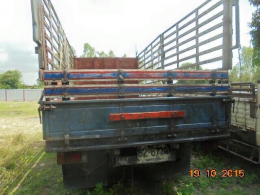 ขายNPR115. เฟืองท้ายF.  พวงมาลัยพาเวอร์.เครื่องดี. คัสชีสวย เฟืองท้ายF. หัวบางเดิม. พื้นปูเหล็ก เรียบร้อย. คอกพอได้. ยางหน้าดี ยางหลังพอได้. ยาว4.30เมตร เอกสารพร้อมโอน ราคา255000 ต่อรองได้นิดหน่อย สนใจ0930693225