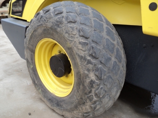 รถบดสั่นสะเทือนหน้าเหล็ก หลังยาง ขนาด 10 ตัน Bomag BW211D-4 #1437 รถถึงไทยแล้วนะคะ สภาพดี เก่านอกแท้ ติดต่อ ใหม่ 061-4194022