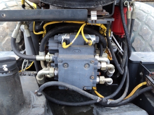 รถบดสั่นสะเทือนหน้าเหล็ก หลังยาง ขนาด 10 ตัน Bomag BW211D-4 #1133 สภาพดี เก่านอกแท้