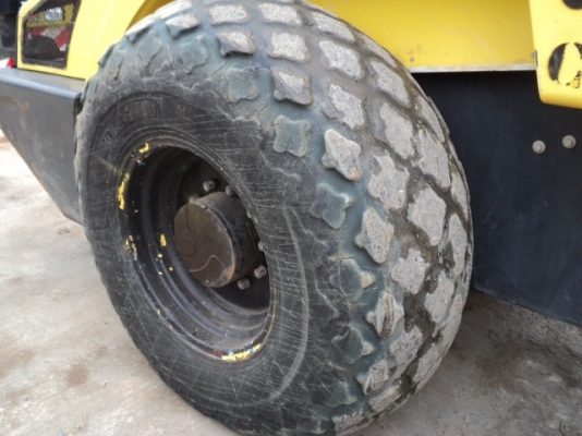 รถบดสั่นสะเทือนหน้าเหล็ก หลังยาง ขนาด 10 ตัน Bomag BW211D-4 #1133 สภาพดี เก่านอกแท้