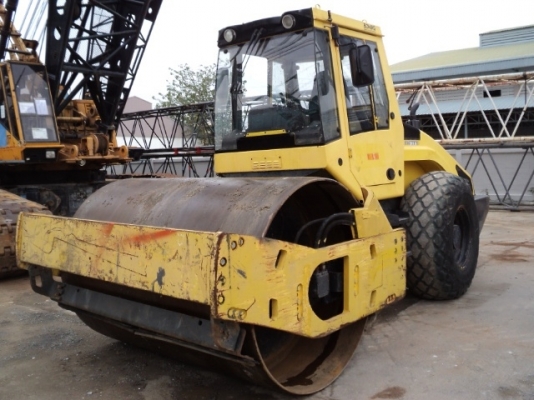 รถบดสั่นสะเทือนหน้าเหล็ก หลังยาง ขนาด 10 ตัน Bomag BW211D-4 #1133 สภาพดี เก่านอกแท้