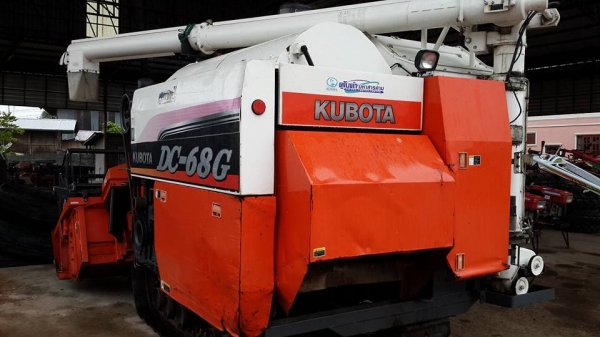 ขายด่วนรถเกี่ยวข้าวคูโบต้า DC 68  g  ราคา 315,000 คุยราคต่อราคาได้  รถพร้อมตรวจสภาพให้ก่อนยกไปทำงาน  รถดีครับเครื่องเดิม  โทร 080-5532793