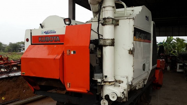 ขายด่วนรถเกี่ยวข้าวคูโบต้า DC 68  g  ราคา 315,000 คุยราคต่อราคาได้  รถพร้อมตรวจสภาพให้ก่อนยกไปทำงาน  รถดีครับเครื่องเดิม  โทร 080-5532793