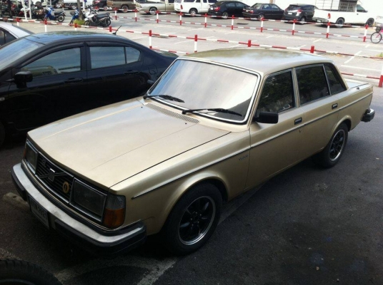 ลดราคาคับ volvo 244gl รถพร้อมใช้ ทะเบียนพร้อมโอนคับ