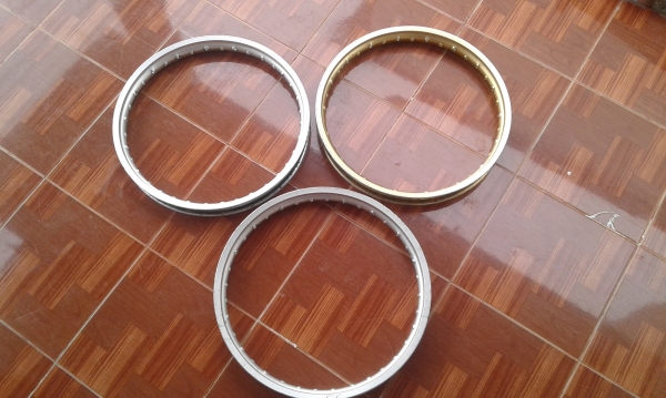 ขายทั้งหมด 1,200 บาทรวมส่ง