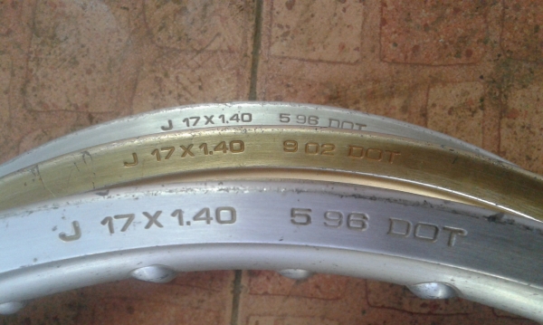 ขายทั้งหมด 1,200 บาทรวมส่ง