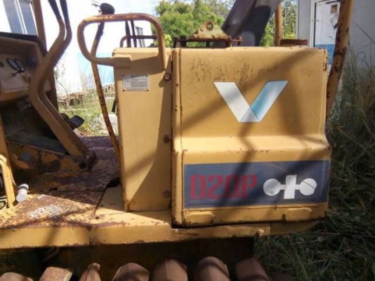 ขายรถแทรคเตอร์ KOMATSU D20P-5 สไลด์ใบมีดได้ 8 ทิศทาง ราคา 120000