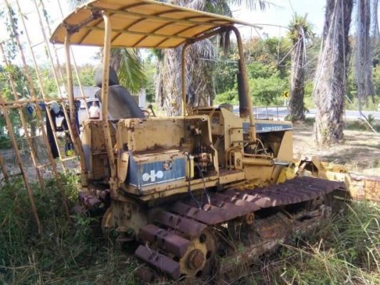 ขายรถแทรคเตอร์ KOMATSU D20P-5 สไลด์ใบมีดได้ 8 ทิศทาง ราคา 120000
