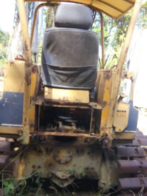 ขายรถแทรคเตอร์ KOMATSU D20P-5 สไลด์ใบมีดได้ 8 ทิศทาง ราคา 120000