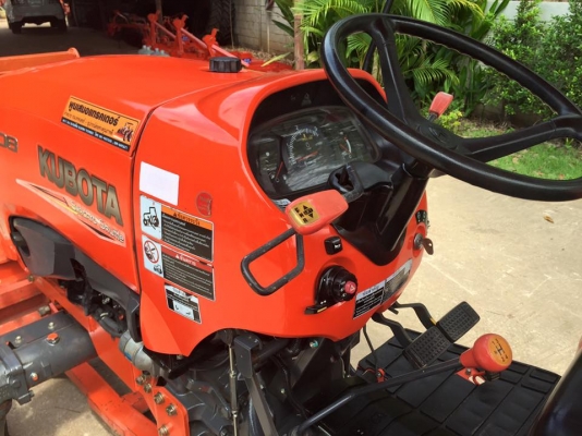 ขายรถไถ Kubota L4708(4WD) พร้อมใบมีดและผานบุกเบิกช้าง 24x4 รถไร่ เดิมๆ พร้อมใช้งาน