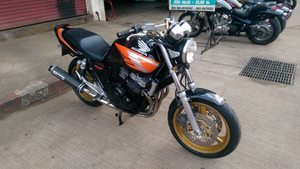 ขายคับ HONDA CB400 ปี96เวอร์ชั่นS ท่อแต่ง แฮนด์บาร์ กันล้ม อินวอยส์ สรรพสามิตร ราคา 63500 บาท ส่งได้ทั่วไทยคับ สนใจติดต่อ 081-0578282 FACEBOOK ชาญณรงค์ ป๊อป ชัยอมฤต ไอดีไลน์ POPBIGBIKESAKON คับ สนใจรถสวย ถูก ดี ต้อง POP BIGBIKE SAKONNAKHON คลิปวิดีโอคับ h