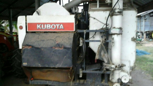 คูโบต้าDC68พร้อมเทรนเลอร์