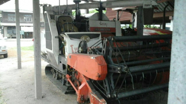 คูโบต้าDC68พร้อมเทรนเลอร์