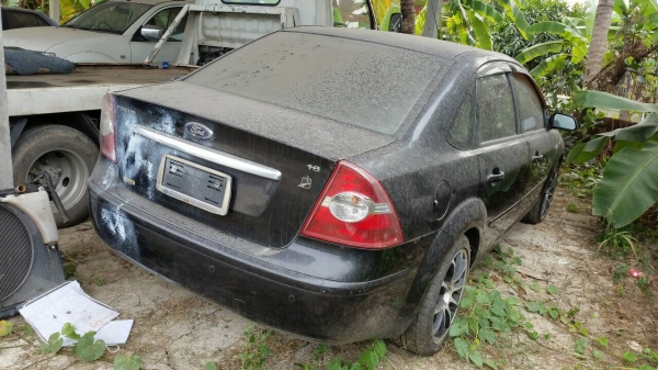 ขายแพ็คคู่ถูกๆกันเลย FORD FOCUS สีดำ ปี 2007