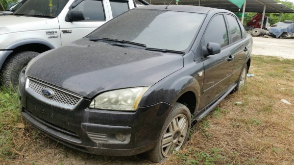 ขายแพ็คคู่ถูกๆกันเลย FORD FOCUS สีดำ ปี 2007