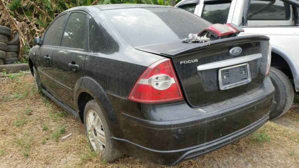 ขายแพ็คคู่ถูกๆกันเลย FORD FOCUS สีดำ ปี 2007