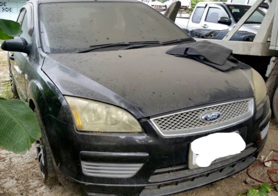 ขายแพ็คคู่ถูกๆกันเลย FORD FOCUS สีดำ ปี 2007