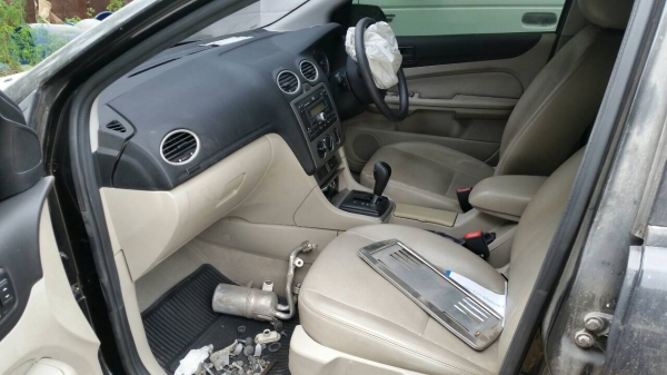 ขายแพ็คคู่ถูกๆกันเลย FORD FOCUS สีดำ ปี 2007