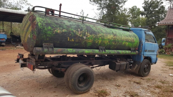 ขาย 6 ล้อ บรรทุกถังน้ำ ISUZU เครื่อง 4BC2 100 แรงม้า คัสซีสวย เกียร์สั้น ทะเบียนครบ ขาย 6 ล้อ บรรทุกถังน้ำ ISUZU เครื่อง 4BC2 100 แรงม้า คัสซีสวย เกียร์สั้น ทะเบียนครบ