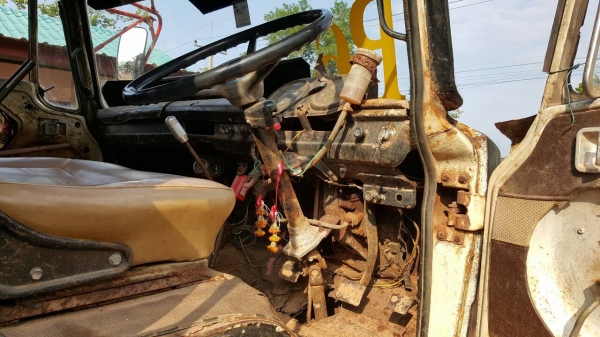 ขาย 6 ล้อดั้ม กระบะยาว 3.20 เมตร คัสซีหัวยาว เครื่อง 6BB1 145 แรงม้า เฟืองท้าย FUSO เบรคลมดัน พาวเวอร์ วางหัว KR ทะเบียนครบพร้อมโอน