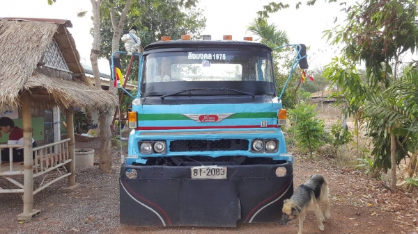 ขาย 6 ล้อ เทนเลอร์ขึ้นแบคโฮ ไม่มีทะเบียน HINO KL หางยาว 5 เมตร เครื่อง EC100 140 แรงม้า คัสซีสวยตลอดเส้น รถใช้งานอยู่เป็นประจำ